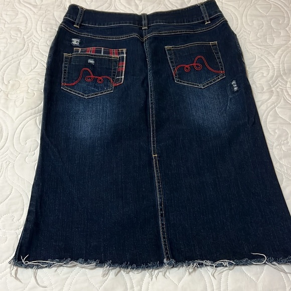Style J, size 10, midi jean skirt - Picture 2 of 3